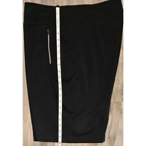 Tail Tech Performance Black Bermuda Activewear Shorts - Size 18 - Picture 4 of 7